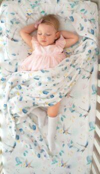 Fly_bedding_patterns_muslin_blanket_01