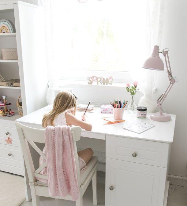 Marylou_desk_lifestyle_5 Marylou_desk_lifestyle_5