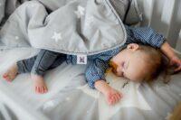 Shining_star_bedding_lifestyle_11